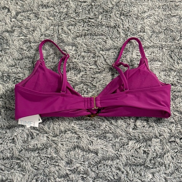 Time & Tru Women’s Fuchsia Colored Bikini Swim Top Size Large NWT - Picture 2 of 5